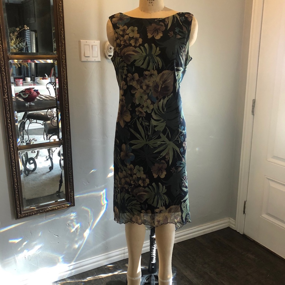 Simple and elegant cocktail dress.